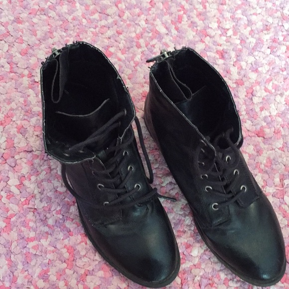 combat boots - Picture 3 of 3